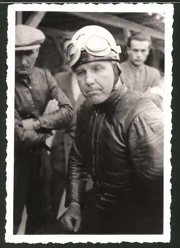 Fotografie Rennfahrer Georg Schorsch Meier auf BMW-Motorrad beim Rennen 1951