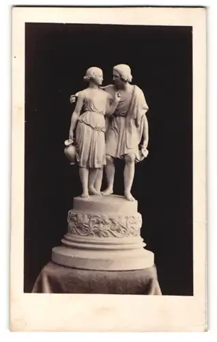 Fotografie Figurengruppe von Hentschel, Hermann und Dorothea