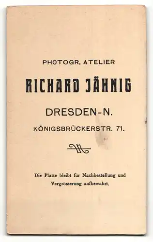 Fotografie Richard Jähnig, Dresden-N., Portrait bürgerlicher Herr mit Schnauzbart im Anzug