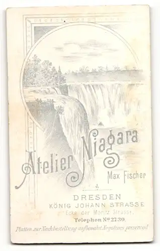 Fotografie Max Fischer, Dresden, Portrait Edelmann mit Schnauzbart und Zwicker wohl gekleidet, Rückseitig Niagara Fälle