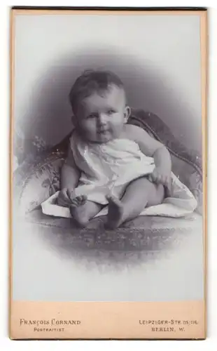 Fotografie Francois Cornand, Berlin, Portrait niedliches Baby mit Pausbacken