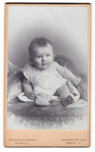 Fotografie Francois Cornand, Berlin, Portrait niedliches Baby mit Pausbacken