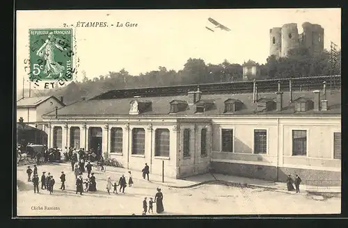 AK Étampes, La Gare, Blick auf den Bahnhof