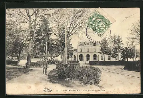 AK Fontainebleau, La Facade de la gare, Bahnhof