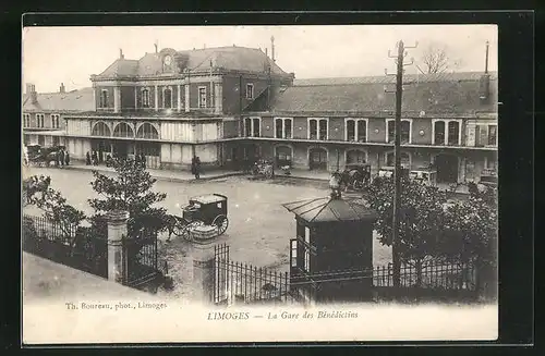 AK Limoges, La Gare des Bènèdictins, Kutschen am Bahnhof