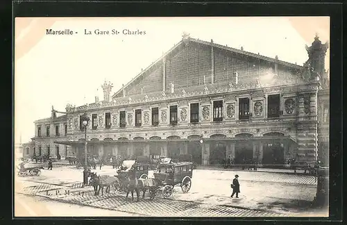 AK Marseille, La Gare St-Charles, Pferdekutschen vor dem Bahnhofsgebäude