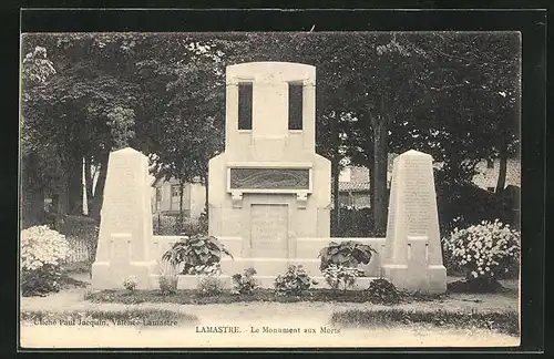 AK Lamastre, Le Monument aux Morts