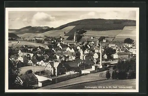 AK Furtwangen, bad. Schwarzwald, Ortsansicht mit Kirche und Umgebung