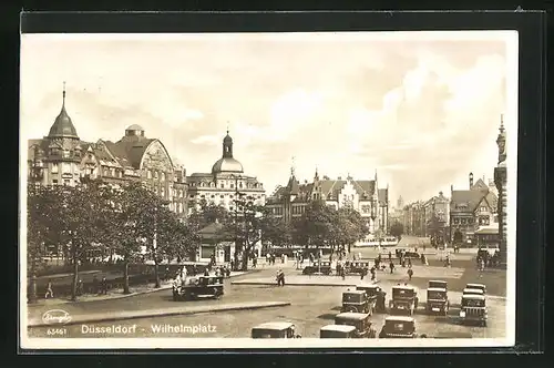 AK Düsseldorf, Wilhelmplatz mit Strassenbahn und Häuserfassaden