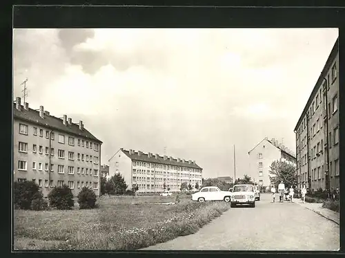 AK Finsterwalde / Niederlausitz, AWG-Siedlung Am langen Haken mit Autos