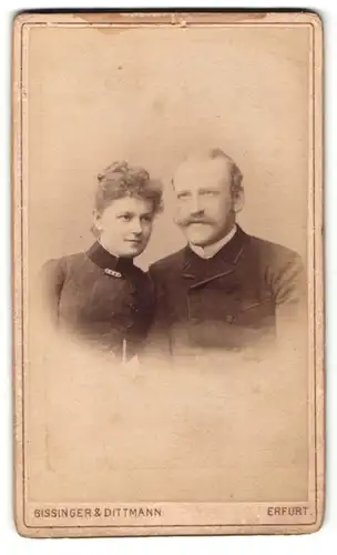 Fotografie Bissinger & Dittmann, Erfurt, Portrait junges bürgerliches Paar