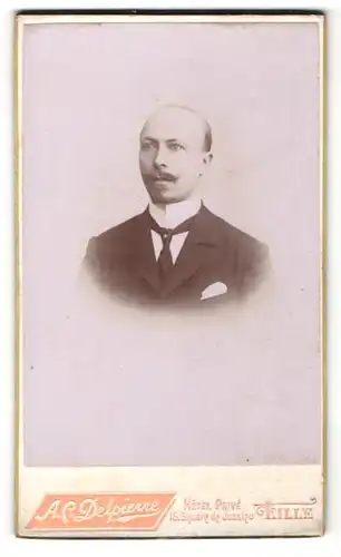 Fotografie A. C. Delpierre, Lille, Portrait charmanter Herr mit Bart u. Krawatte im Anzug