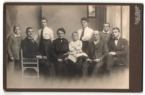 Fotografie Ernst Sternke, Regensburg, Portrait bürgerliche Familie, drei Generationen