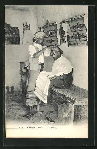 AK Arabischer Friseur frisiert einen Kunden