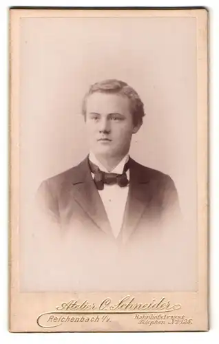 Fotografie C. Schneider, Reichenbach i/V, Portrait junger Herr in Abendgarderobe