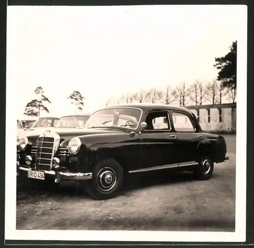 Fotografie Auto Mercedes Benz, schwarze Luxus-Limousine