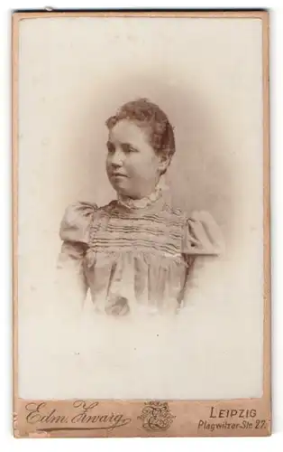 Fotografie Edmund Zwarg, Leipzig, Portrait einer jungen Frau