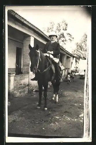 Foto-AK Jäger mit Gewehr zu Pferde