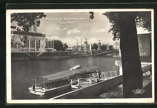 AK Paris, Exposition internationale 1937, L` Embarcadère des Vedettes