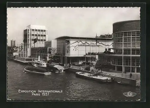 AK Paris, Exposition internationale 1937, Pavillons de Suisse et d`Italie vus du Pont d`Iéna