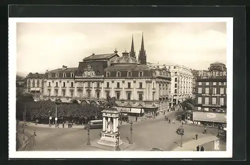 AK Clermont-Ferrand, Place de Jaude et le Theatre