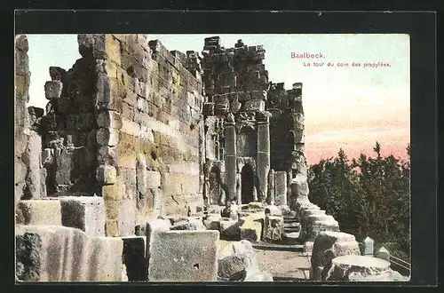 AK Baalbek / Baalbeck, La tour du coin des propylées