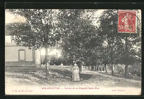 AK Aix-en-Othe, Entree de la Chapelle Saint-Avit