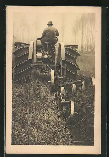 AK Traktor, Trattrice Agricola, Tipo 702, Aratura in risaia