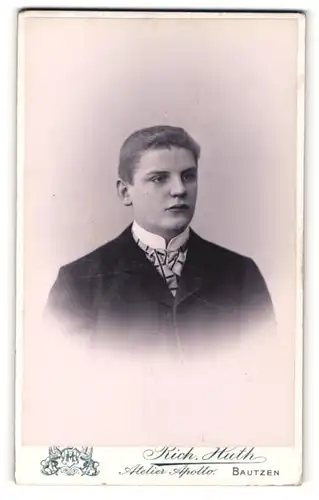Fotografie Rich. Huth, Atelier Apollo, Bautzen, Bürgersohn im Sonntagsanzug