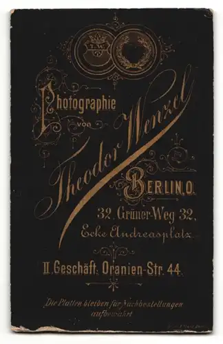 Fotografie Theodor Wenzel, Berlin O., Bürgersohn im feinen Zwirn
