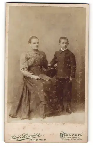 Fotografie Adolf Schindeler, München, Portrait Mutter und Sohn
