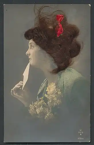 Echt-Haar-AK Frau mit roter Schleife im brünetten Haar