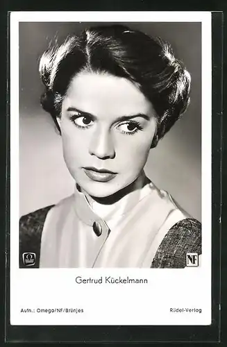 AK Schauspielerin Gertrud Kückelmann mit zurückgebundenem Haar