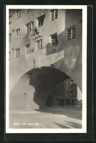AK Wien, beschädigter Torbogen am Marx Hof, Februarkämpfe 1934