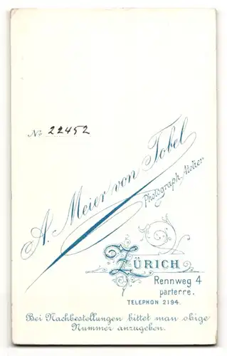 Fotografie A. Meier von Tobel, Zürich, Portrait junger Herr in Anzug
