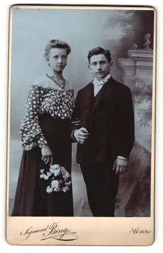 Fotografie Sigmund Bing, Wien, Portrait junges bürgerliches Paar