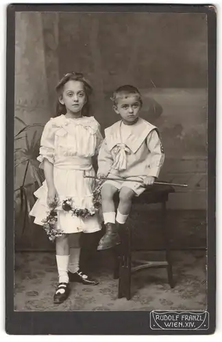 Fotografie Rudolf Franzl, Wien, Portrait Mädchen und kleiner Bruder