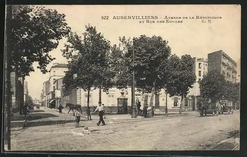 AK Aubervilliers, Avenue de la Republique et Rue des Ecoles