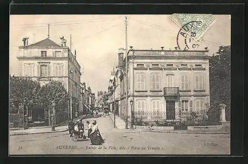 AK Auxerre, Entree de la Ville, dite Porte du Temple
