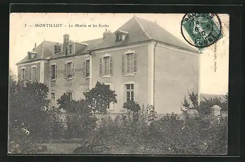 AK Montillot, La Mairie et les Ecoles