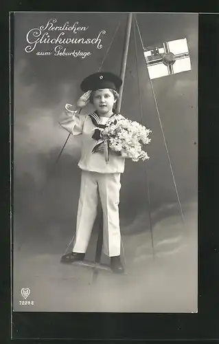 AK Junger Matrose mit Blumenstrauss zeigt militärische Gruss, Kinder Kriegspropaganda