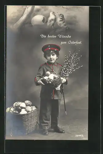 AK Junger in Uniform mit Ostereiern im Körbchen, Kinder Kriegspropaganda