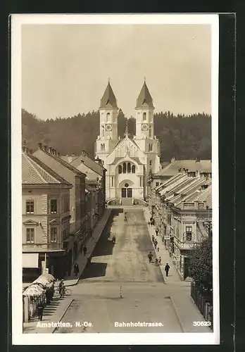 AK Amstetten, Bahnhofstrasse mit Kirche