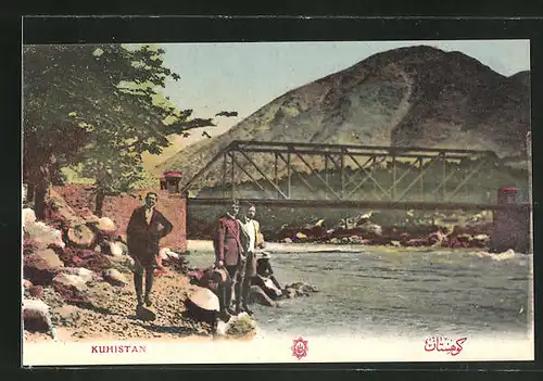 AK Kuhistan, Flusspartie mit Männern unter Brücke