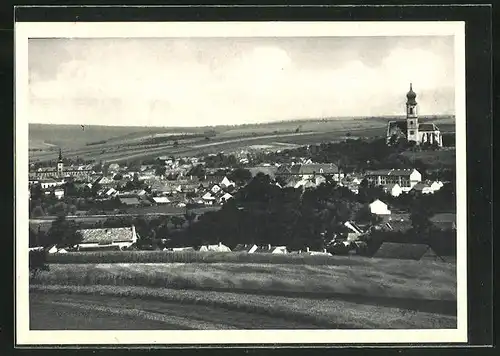 AK Mistelbach, Totalansicht mit Häusern, Kirche und Felder