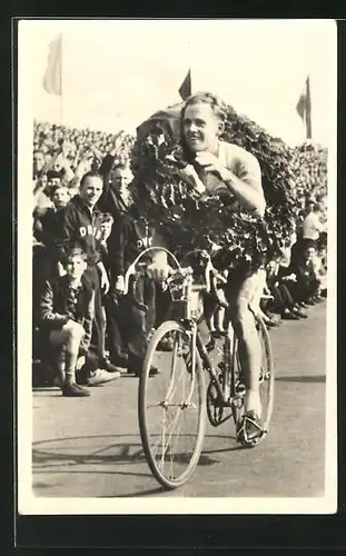 AK Gustav Adolf Schur, Sieger der Friedensfahrt 1955