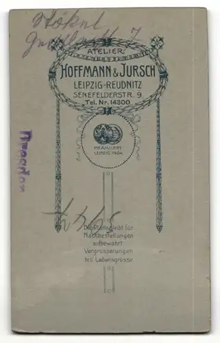 Fotografie Hoffmann & Jursch, Leipzig-Reudnitz, Portrait Säugling in Leibchen