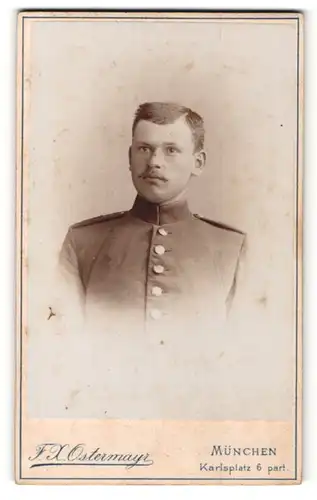 Fotografie F. X. Ostermayr, München, Portrait junger Soldat in Uniform
