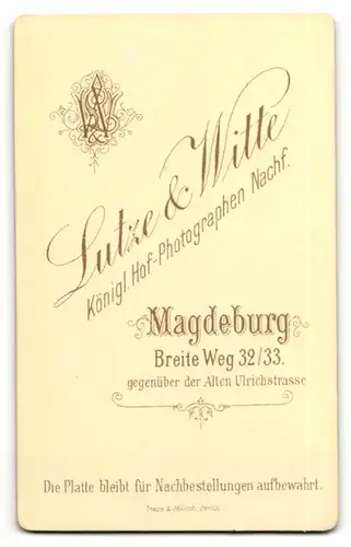 Fotografie Lutze & Witte, Magdeburg, Mann im Anzug mit Backenbart