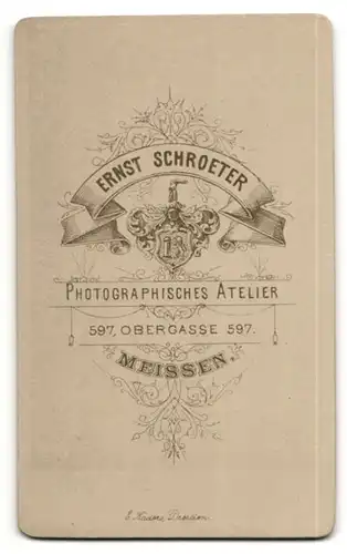 Fotografie Ernst Schroeter, Meissen, Knabe im Sonntagsanzug